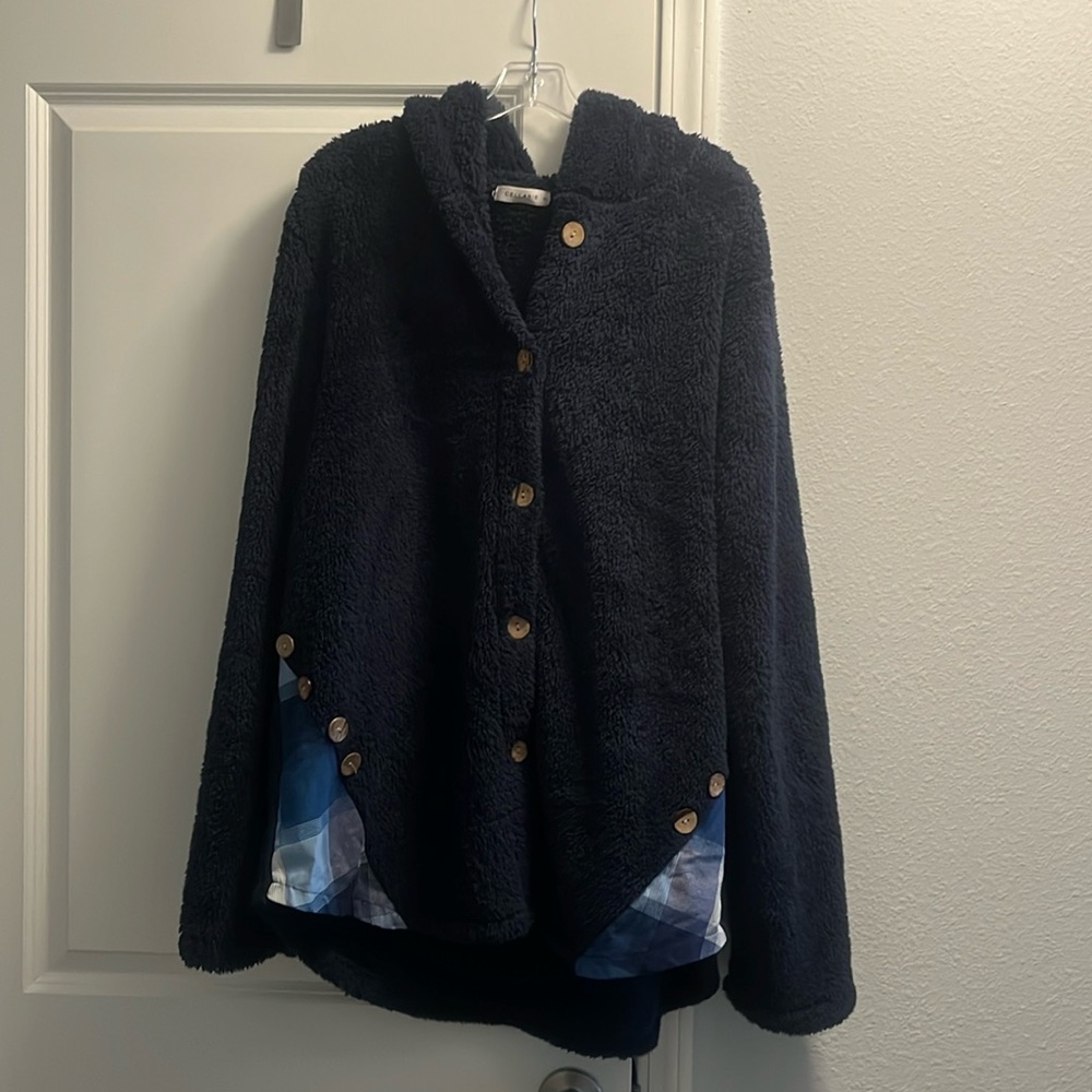 Women’s sweatshirt/ jacket with button down front